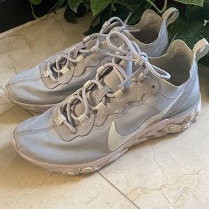 Grey 7.5 Nike Reacts 🤍✨